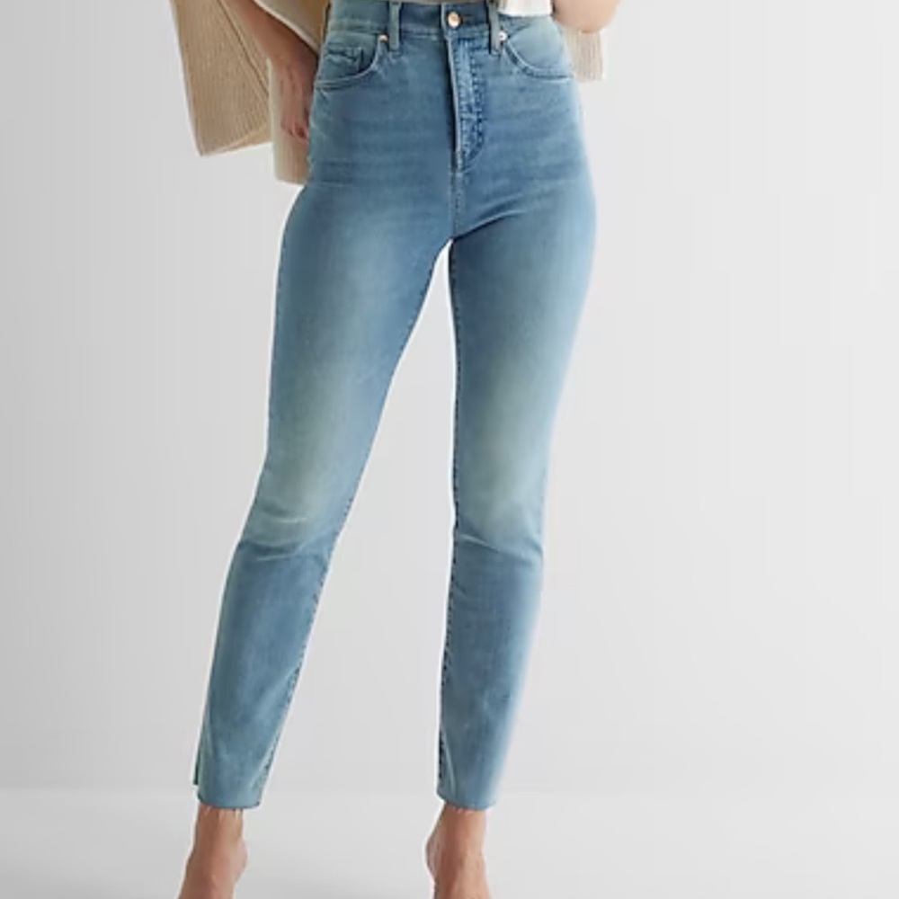 NWT Express High Waisted Jeans